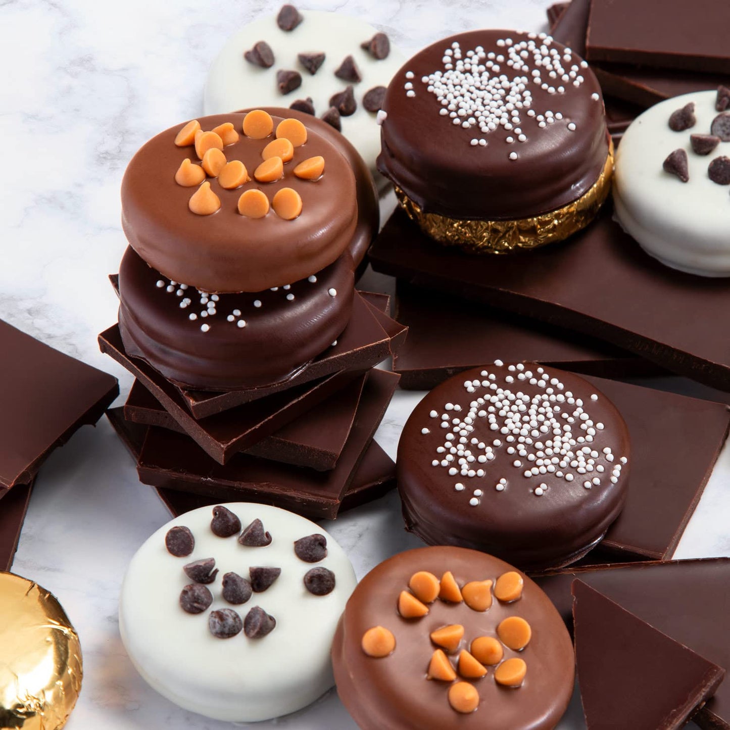 Deluxe Chocolate Dipped Oreos Gift Box - 12 pc