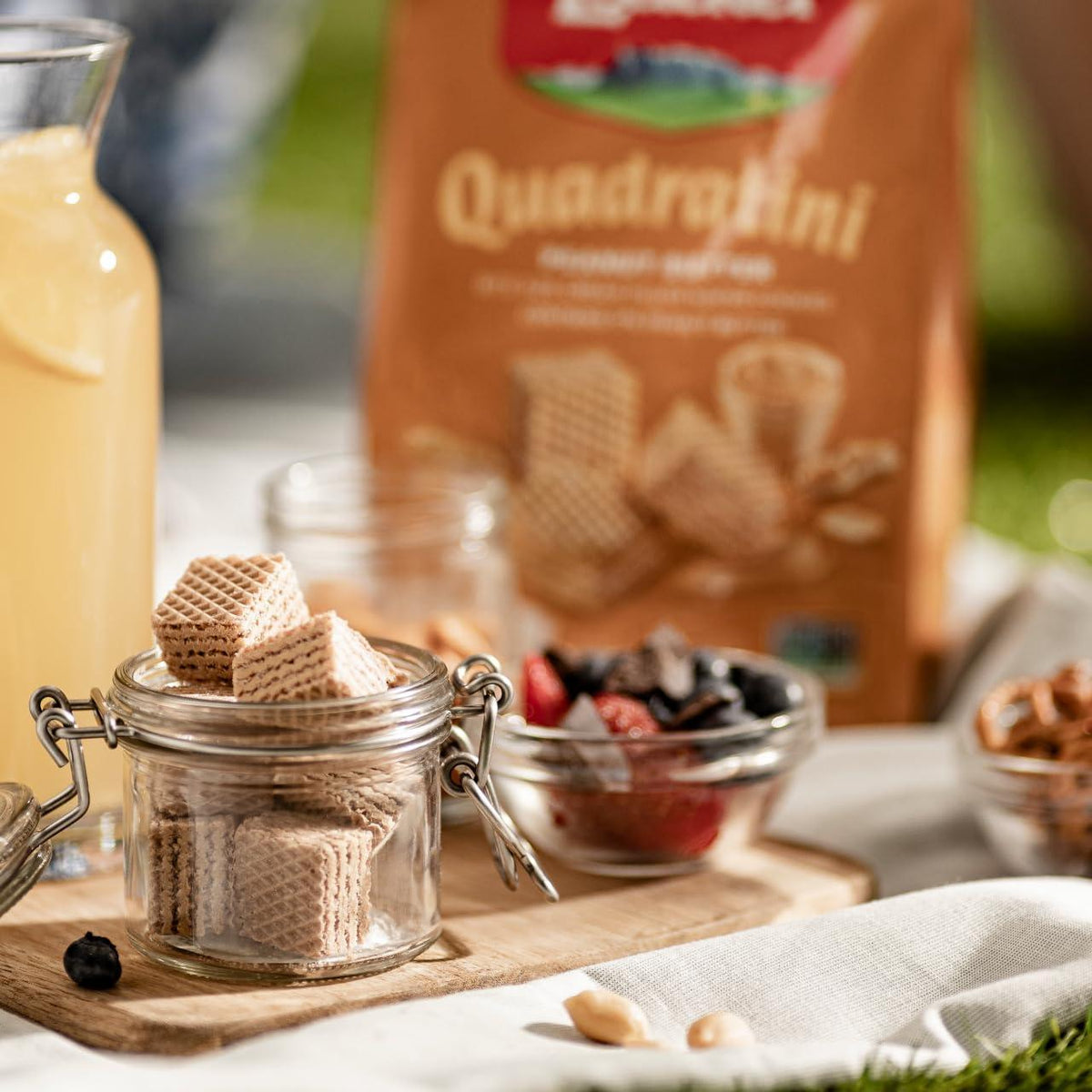 Loacker Quadratini (Square) Peanut Butter Wafer Cookies, 8.84 oz, 6-Count Bite-Size Italian Wafer Snack